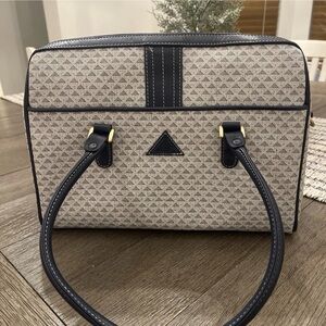 Liz Claiborne classic 1980’s VINTAGE navy and gray shoulder bag.